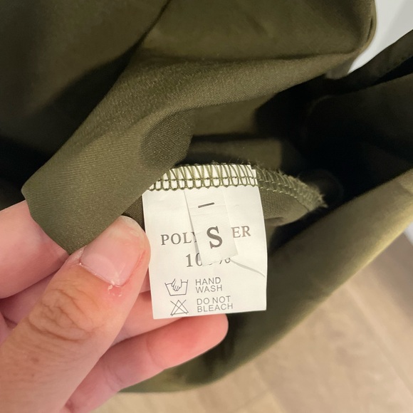 Green tank top - Picture 2 of 2